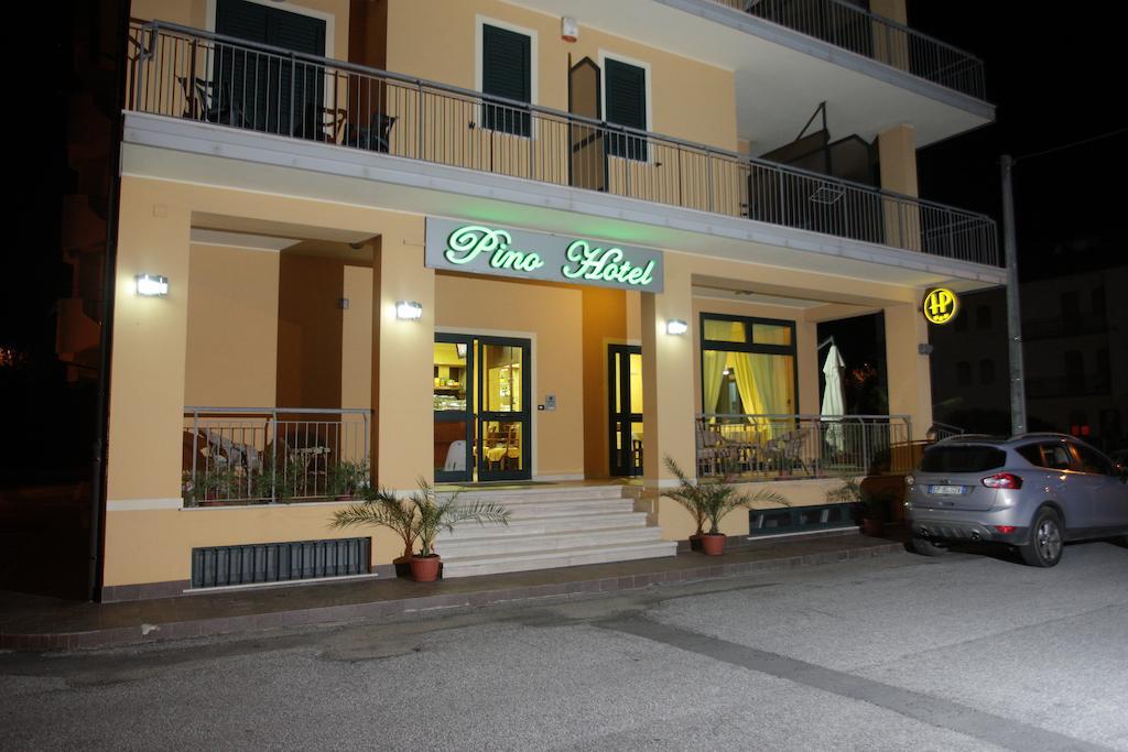 Pino Hotel Gizzeria Exterior foto
