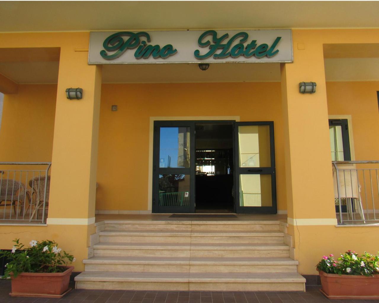 Pino Hotel Gizzeria Exterior foto